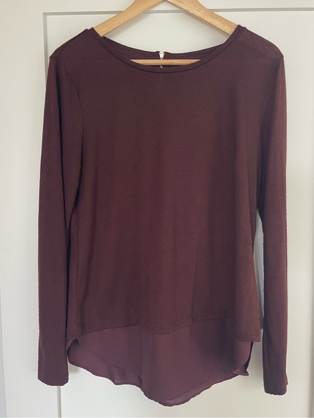 Ann Taylor Long Sleeve Layered-Hem Top in Wine Size M